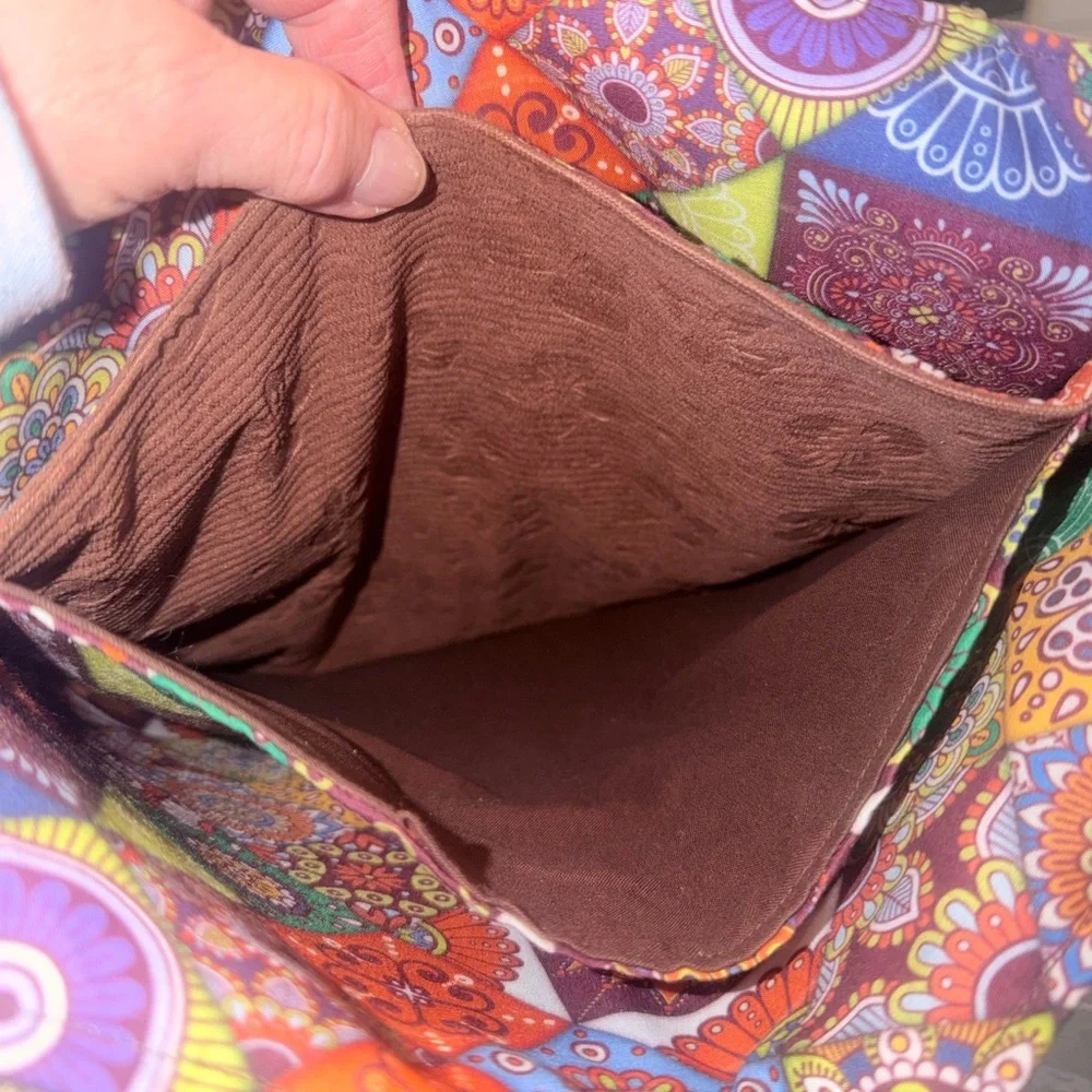 Handcrafted shoulder-bag in corduroy and cotton. Inside pocket with magnet clasp - Picture 3 of 6